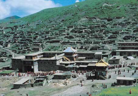 1990-1993年，索达吉堪布在桑耶塔为最早期的汉僧传法