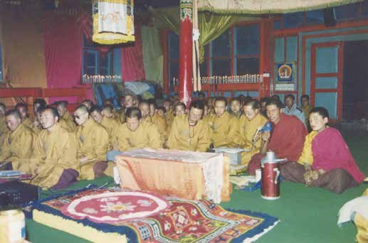 显密经堂（1993-1996），是索达吉堪布为汉僧修建的第一个经堂，也是汉僧在藏地的第一个经堂