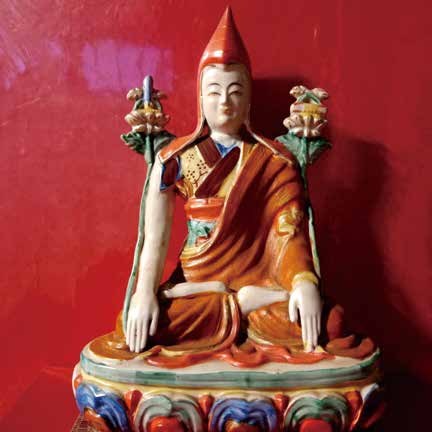 2000年，法王如意宝当着全体僧众面，把无上大圆满郑重交付予索达吉堪布